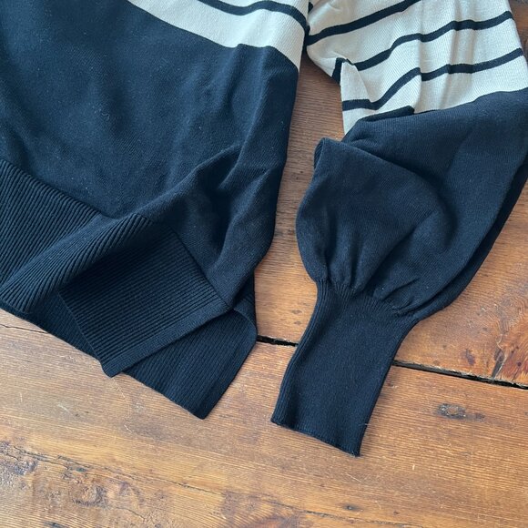 Black and Tan stripe crewneck sweater with split hem tunic length - Picture 6 of 7